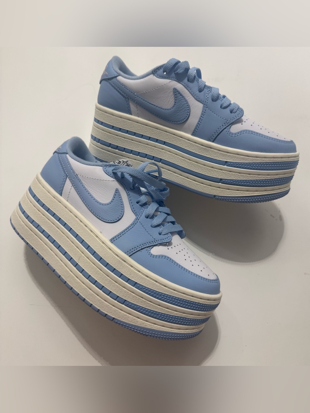Nike Air Jordan 1 Women's Triple Stack sneakers - Picture 9 of 16